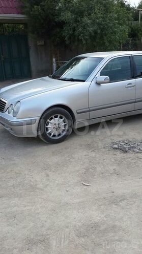 Mercedes E 240 2000, 140,500 km - 2.6 l - Bakı