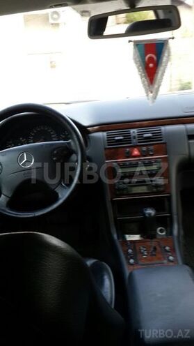Mercedes E 240 2000, 140,500 km - 2.6 l - Bakı