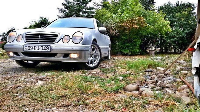 Mercedes E 220 2000, 220,000 km - 2.2 l - Bakı