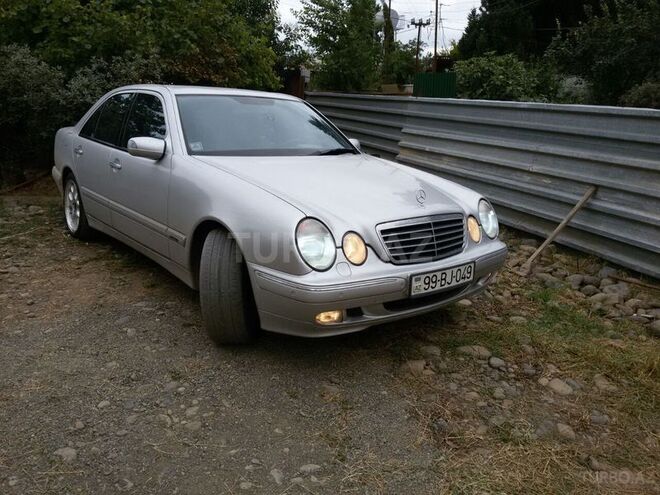Mercedes E 220 2000, 220,000 km - 2.2 l - Bakı