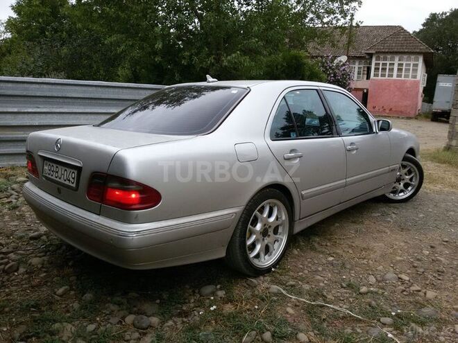 Mercedes E 220 2000, 220,000 km - 2.2 l - Bakı