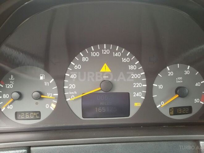 Mercedes E 220 2000, 220,000 km - 2.2 l - Bakı