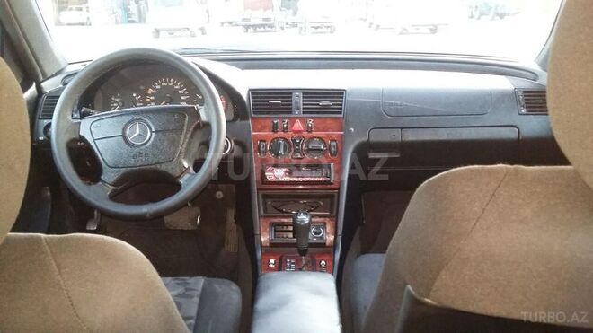 Mercedes C 220 1999, 220,000 km - 2.2 l - Bakı
