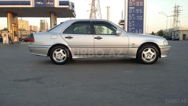 Mercedes C 220 1999, 220,000 km - 2.2 l - Bakı