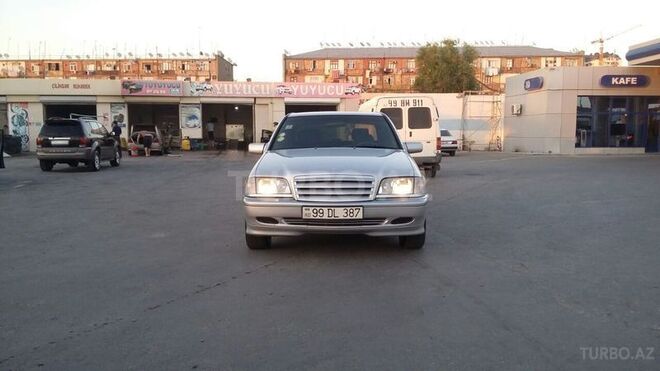 Mercedes C 220 1999, 220,000 km - 2.2 l - Bakı