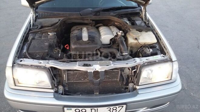 Mercedes C 220 1999, 220,000 km - 2.2 l - Bakı