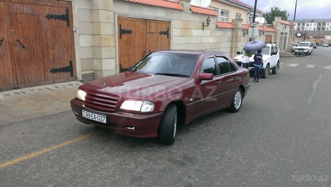 Mercedes C 180 2000, 258,828 km - 1.8 l - Qusar