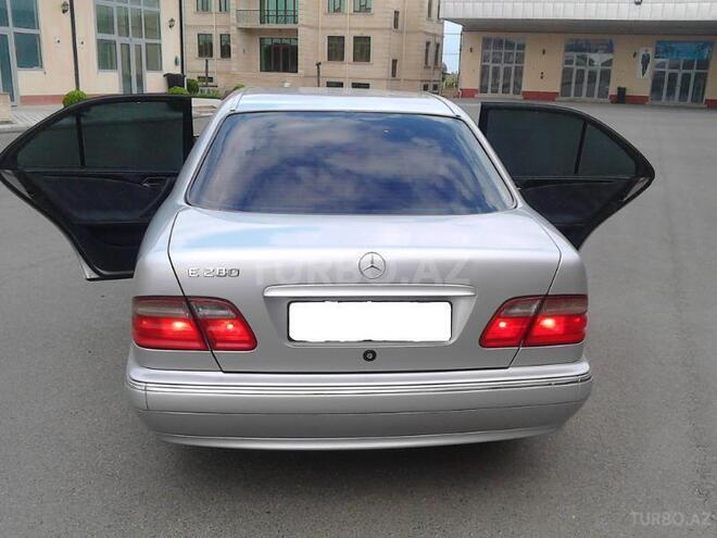 Mercedes E 220 2000, 114,196 km - 2.2 l - Bakı