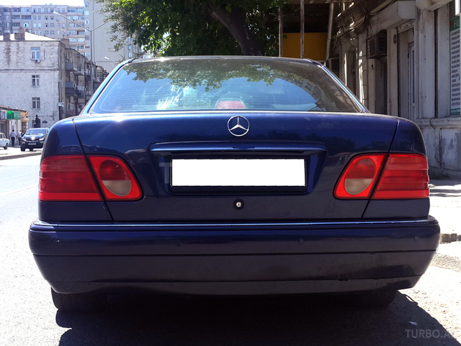 Mercedes E 240 1998, 301,000 km - 2.4 l - Bakı