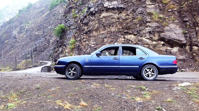 Mercedes E 240 1998, 301,000 km - 2.4 l - Bakı