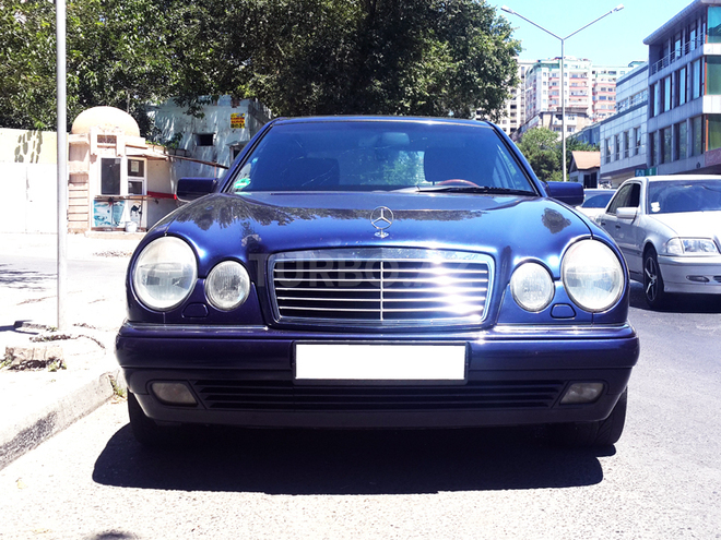 Mercedes E 240 1998, 301,000 km - 2.4 l - Bakı
