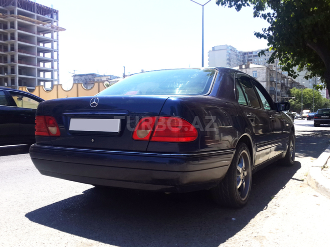 Mercedes E 240 1998, 301,000 km - 2.4 l - Bakı