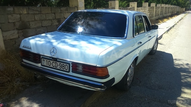 Mercedes E 230 1983, 300,000 km - 2.3 l - Bakı