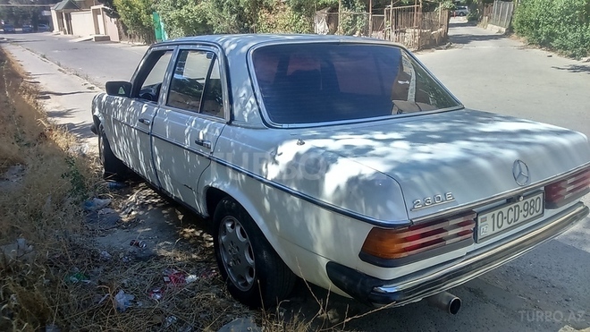 Mercedes E 230 1983, 300,000 km - 2.3 l - Bakı