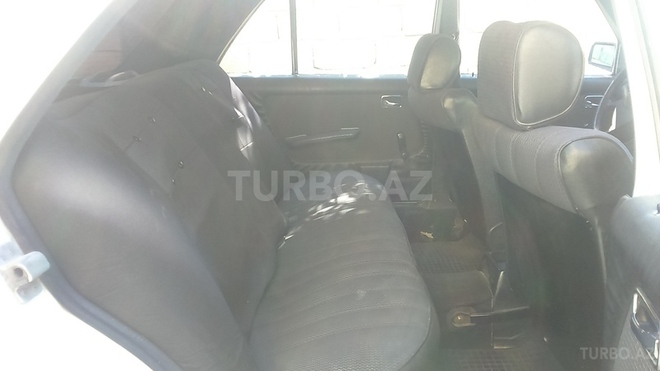 Mercedes E 230 1983, 300,000 km - 2.3 l - Bakı
