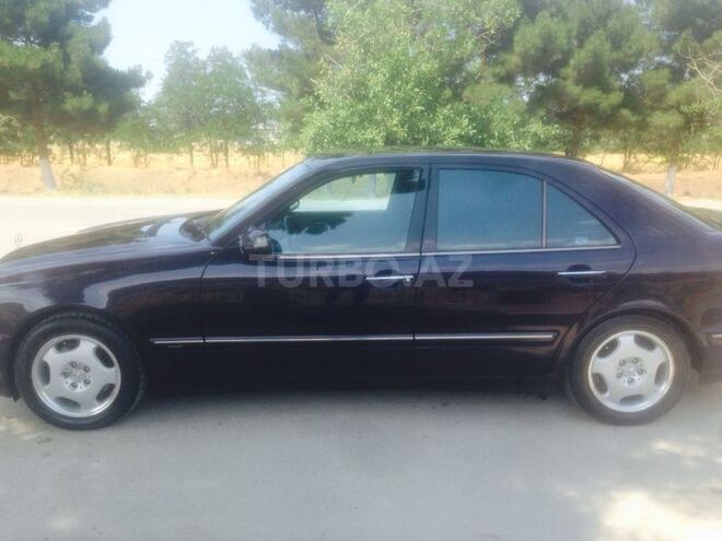 Mercedes E 240 2000, 236,000 km - 2.4 l - Quba