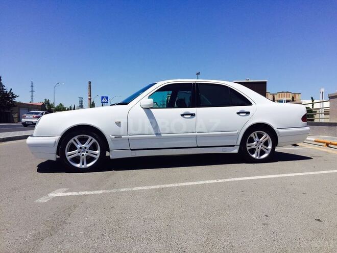 Mercedes E 240 1998, 201,421 km - 2.4 l - Bakı