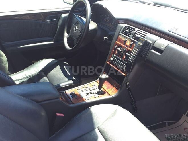 Mercedes E 240 1998, 201,421 km - 2.4 l - Bakı