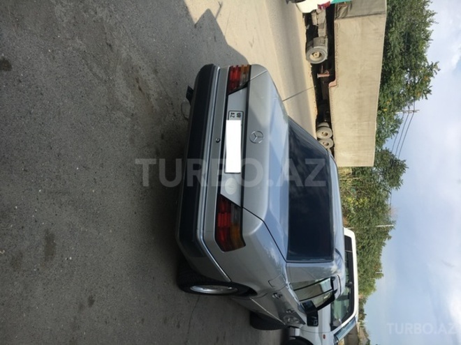 Mercedes E 300 1990, 650,000 km - 3.0 l - Bakı