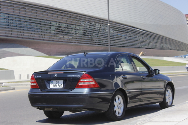 Mercedes C 200 2000, 200,000 km - 2.0 l - Bakı