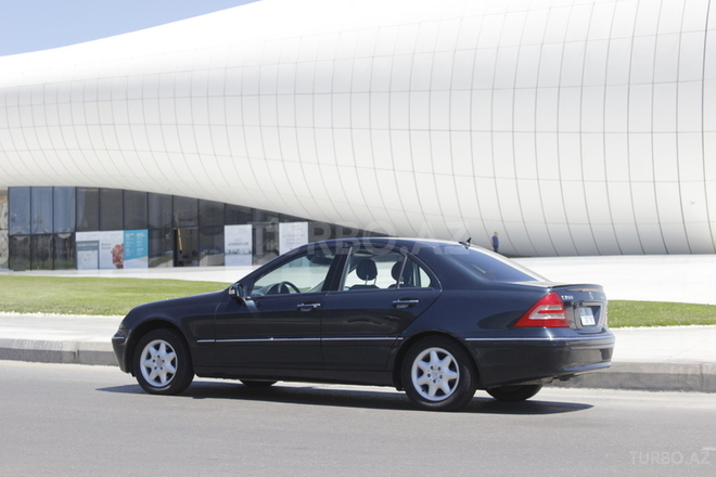 Mercedes C 200 2000, 200,000 km - 2.0 l - Bakı