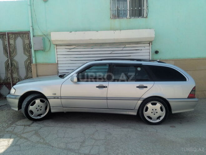 Mercedes C 220 2000, 180,000 km - 2.2 л - Bakı