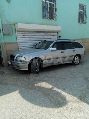 Mercedes C 220 2000, 180,000 km - 2.2 л - Bakı