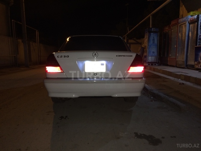 Mercedes C 230 1999, 179,000 km - 0.3 l - Sumqayıt