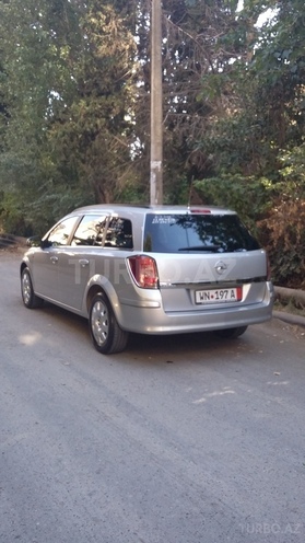 Opel Astra 2010, 127,000 km - 1.6 l - Bakı