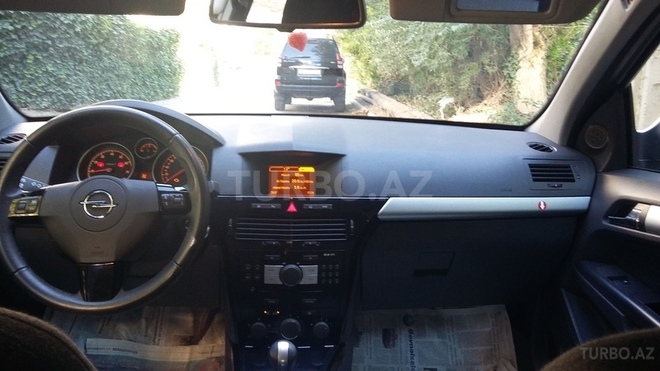 Opel Astra 2010, 127,000 km - 1.6 l - Bakı