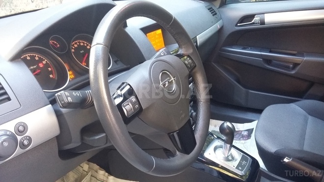 Opel Astra 2010, 127,000 km - 1.6 l - Bakı
