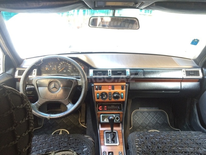 Mercedes E 220 1994, 325,000 km - 2.2 l - Bakı
