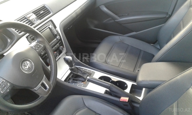 Volkswagen Passat 2013, 49,000 km - 2.5 l - Bakı