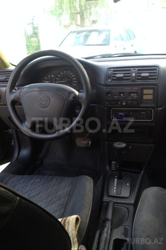 Opel Vectra 1994, 320,000 km - 1.8 л - Bakı