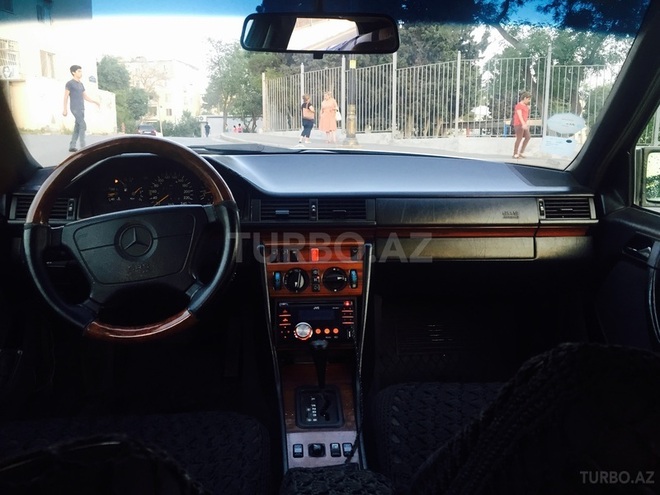 Mercedes E 200 1994, 347,000 km - 2.0 l - Bakı