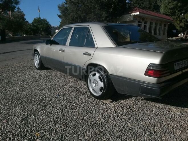 Mercedes E 200 1990, 300,000 km - 2.0 l - Bakı