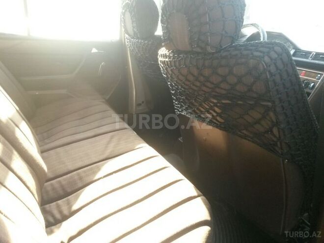 Mercedes E 200 1990, 300,000 km - 2.0 l - Bakı