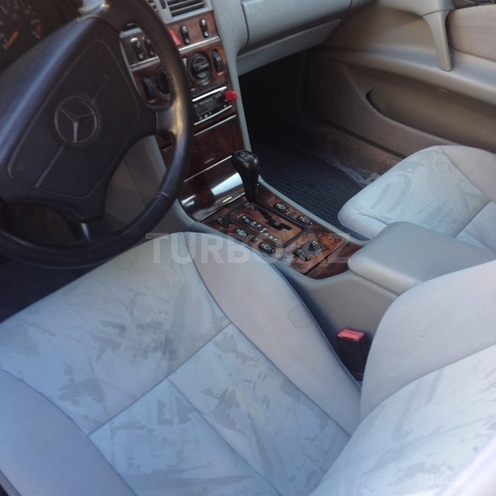 Mercedes E 240 1998, 192,000 km - 2.4 l - Bakı
