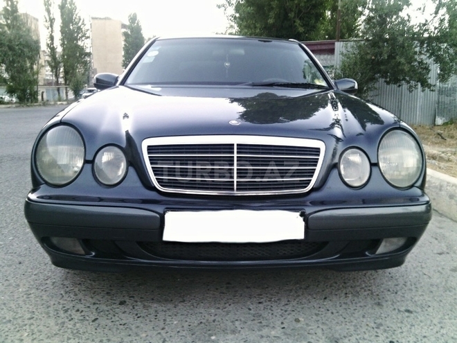 Mercedes E 220 2000, 298,000 km - 2.2 л - Bakı