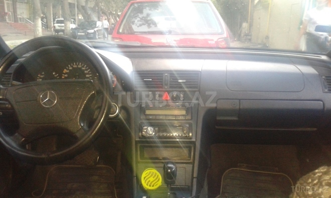 Mercedes C 220 1999, 250,000 km - 2.2 l - Bakı