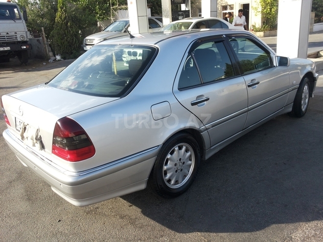 Mercedes C 240 1997, 247,000 km - 2.4 l - Sumqayıt