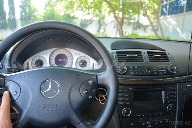 Mercedes E 270 2003, 225,000 km - 2.7 l - Yevlax