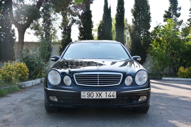 Mercedes E 270 2003, 225,000 km - 2.7 l - Yevlax