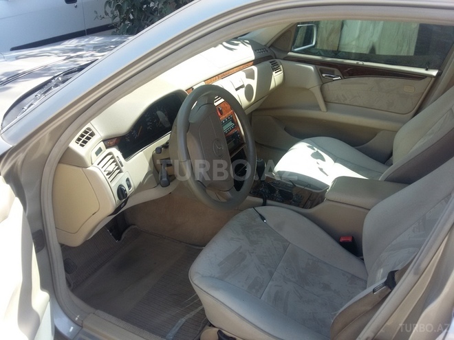 Mercedes E 220 1999, 316,000 km - 2.2 l - Bakı