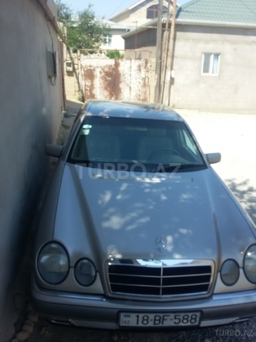 Mercedes E 220 1999, 316,000 km - 2.2 l - Bakı