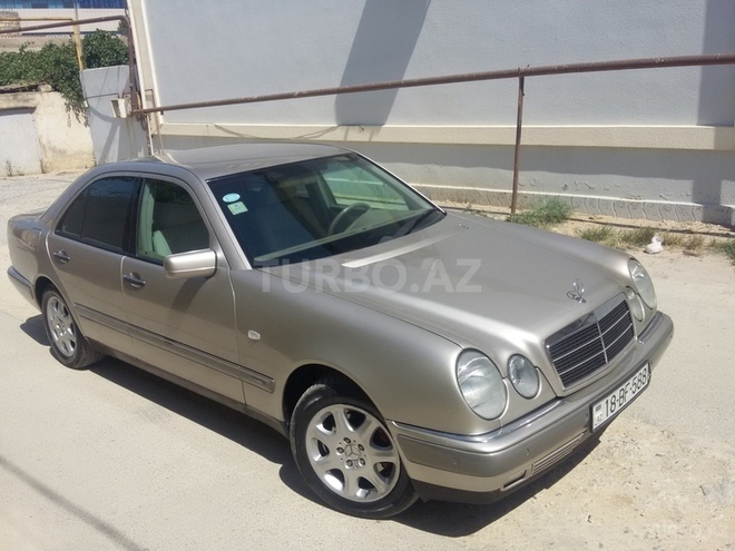Mercedes E 220 1999, 316,000 km - 2.2 l - Bakı