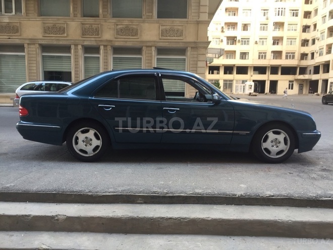 Mercedes E 200 1999, 237,000 km - 2.0 l - Bakı
