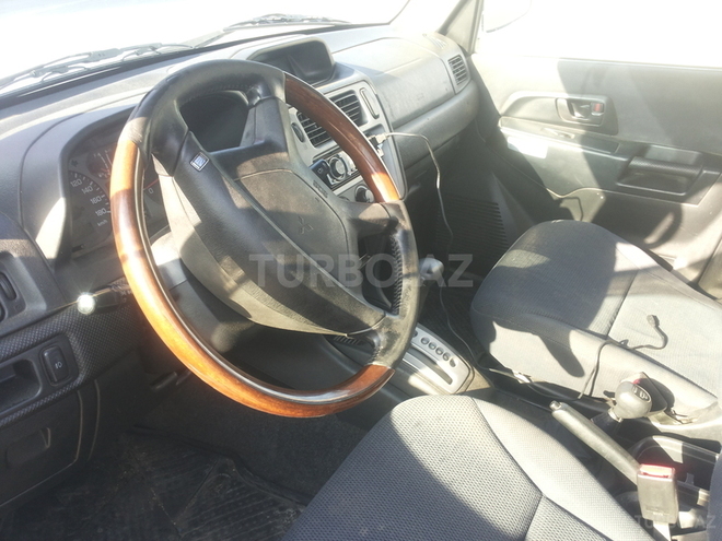 Mitsubishi Pajero io 2000, 257,000 km - 1.8 l - Bakı