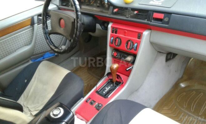 Mercedes E 230 1991, 250,000 km - 2.3 l - Bakı
