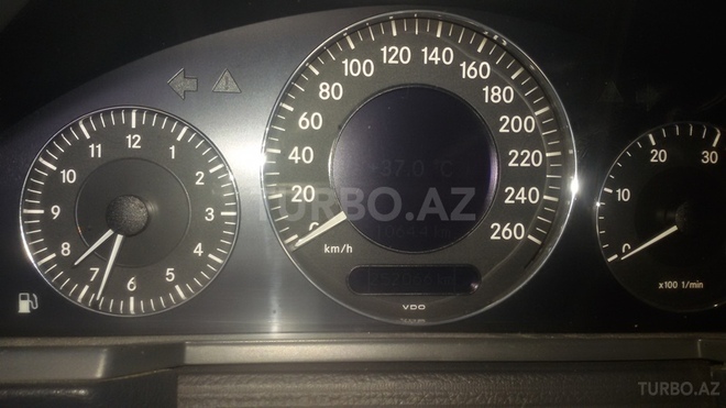 Mercedes E 270 2002, 252,066 km - 2.7 л - Bakı